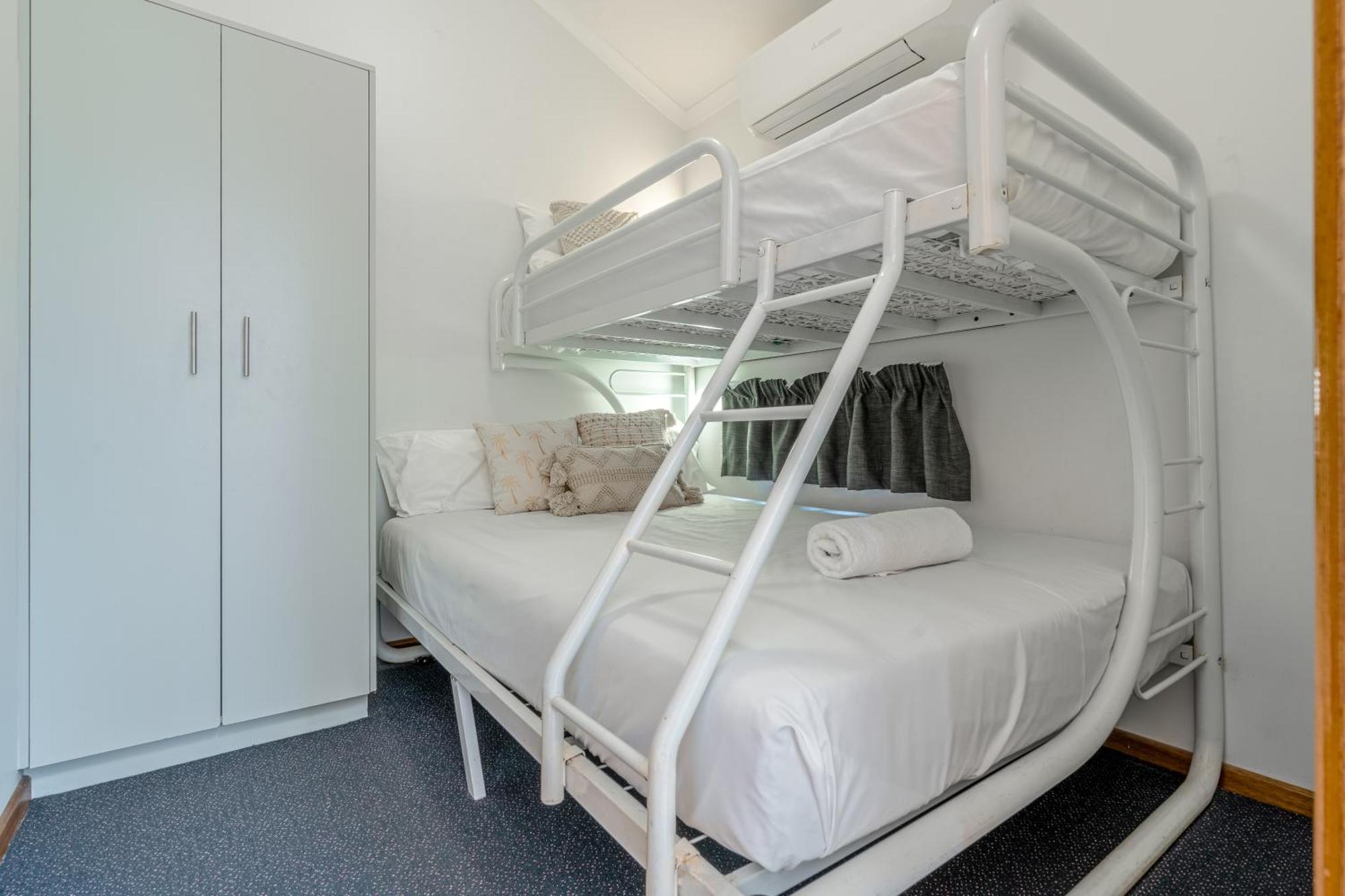 Big4 Tasman Holiday Parks - South Mission Beach Екстериор снимка